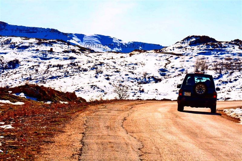 Can you just watch the view and stop bothering me ?!- hangoutlebanon ... (Hadeth El Joubbe, Liban-Nord, Lebanon)