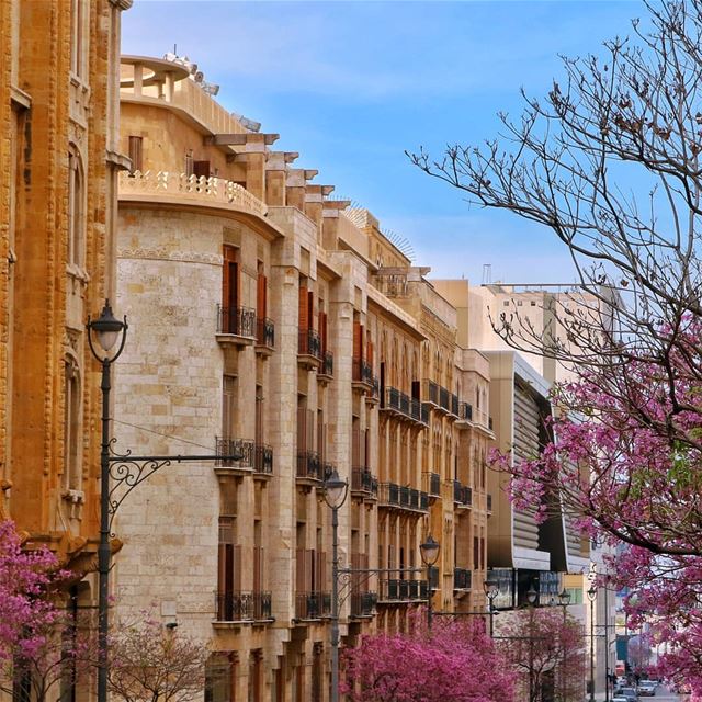 Can you spot the man on the balcony?... (Downtown Beirut)