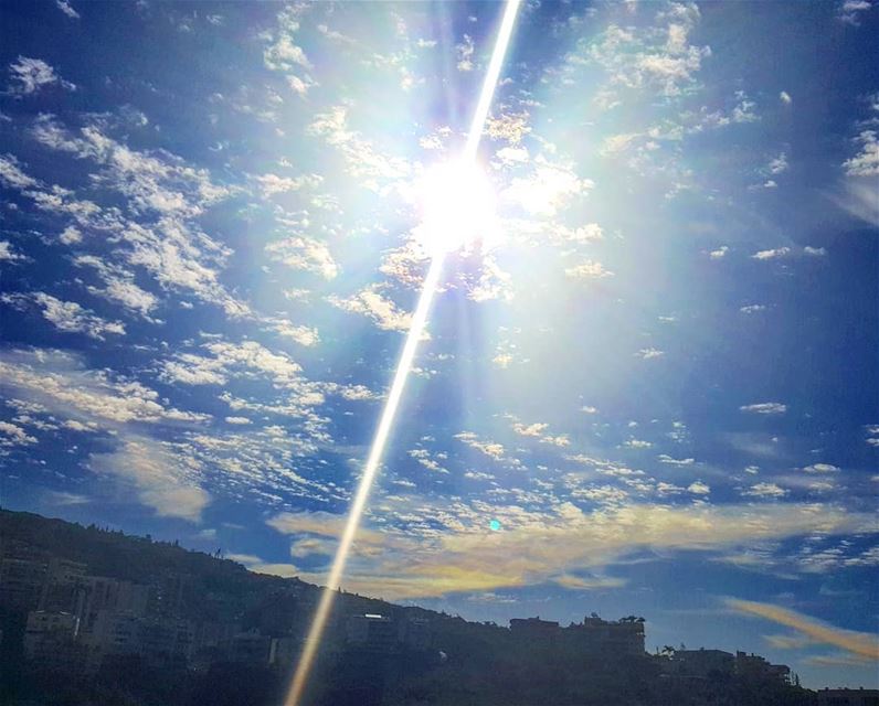 Can you tell the difference between the winter sun and a summer sun? ☀️🌞 ...