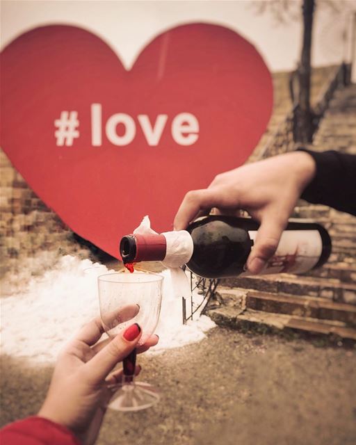 Capturing a drop of  love 🍷❄️❤️________________________________________... (Ehdeniyat)