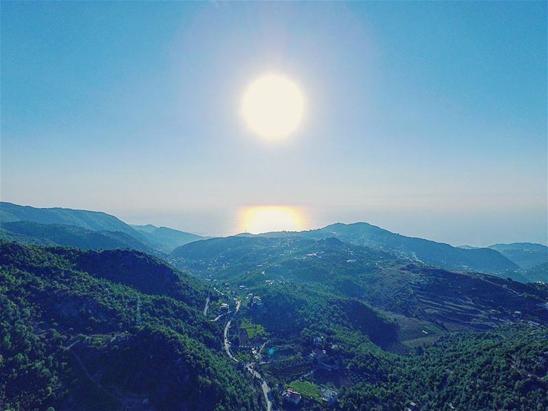 Capturing the  sun above sea and mountains  baherarib3aljabal  Lebanon ... (Chahtoul)