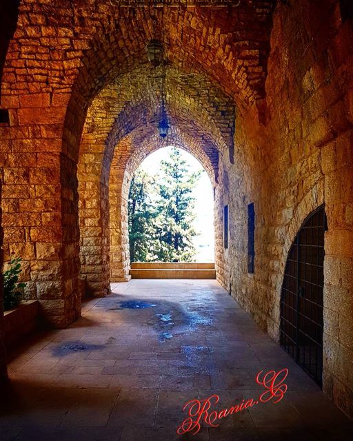  castle  palace  mountlebanon ... (Beiteddine Palace)