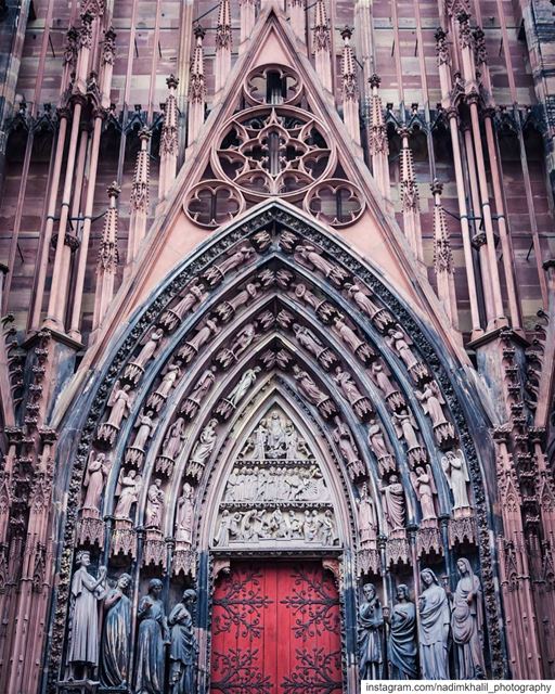 Cathédrale Notre-Dame de  Strasbourg........................................ (Cathédrale Notre Dame de Strasbourg)