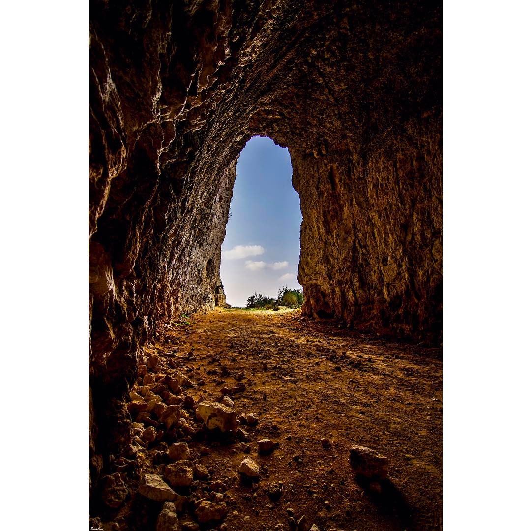 Cave in Hamat...... inlovewith  ig_leb  ig_lebanon  thephotosociety... (Hamat)
