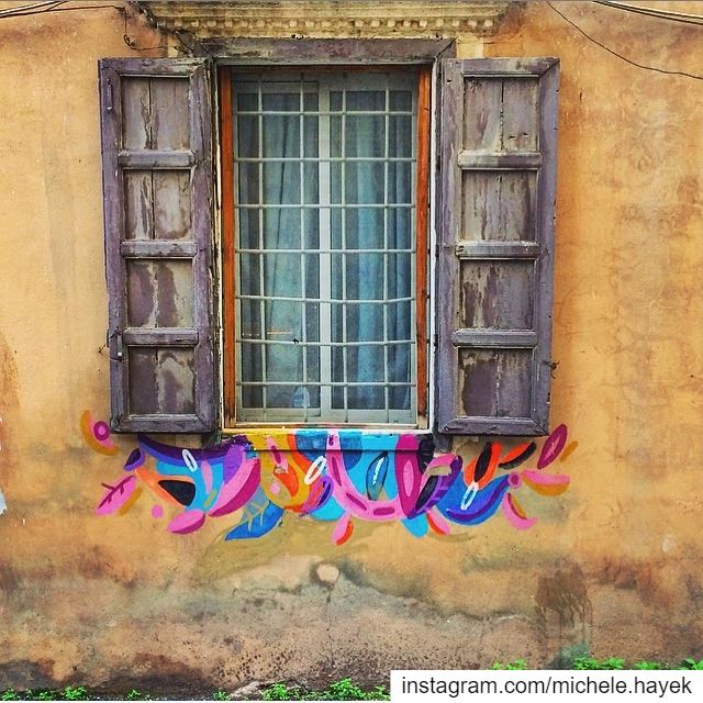 “ Celui qui regarde de dehors à travers une fenêtre ouverte, ne voit... (Beirut, Lebanon)