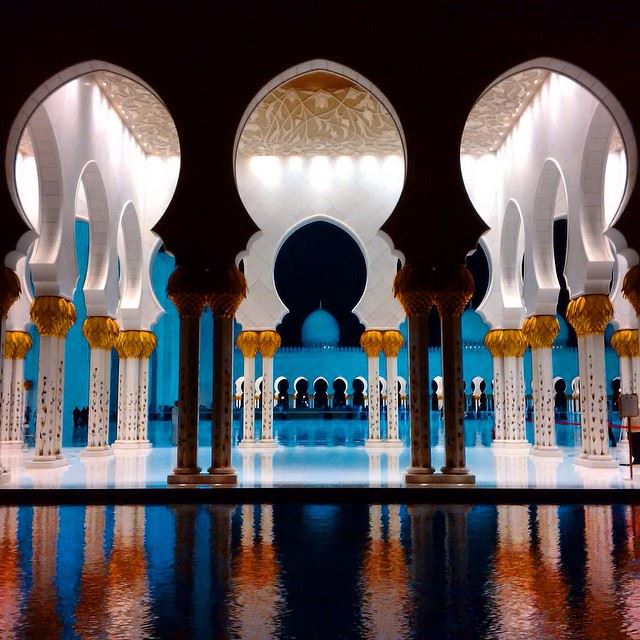Centred  symmetry  beautiful  arabian  islamic  architecture ...