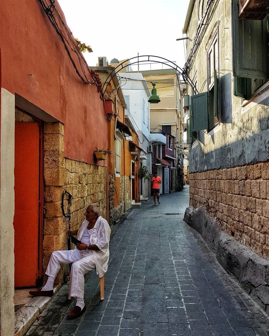 Charme 🏘💗....... tyre  lebanon  summer  oldtown  oldstreets ... (Tyre, Lebanon)