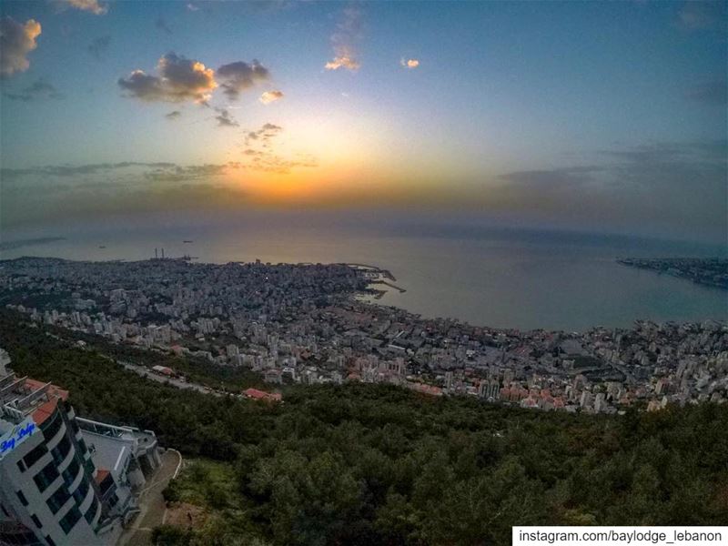 Chasing sunsets 🌅📷 @minagerges1 BeautifulSunsets  BeautifulLebanon ... (Harîssa, Mont-Liban, Lebanon)