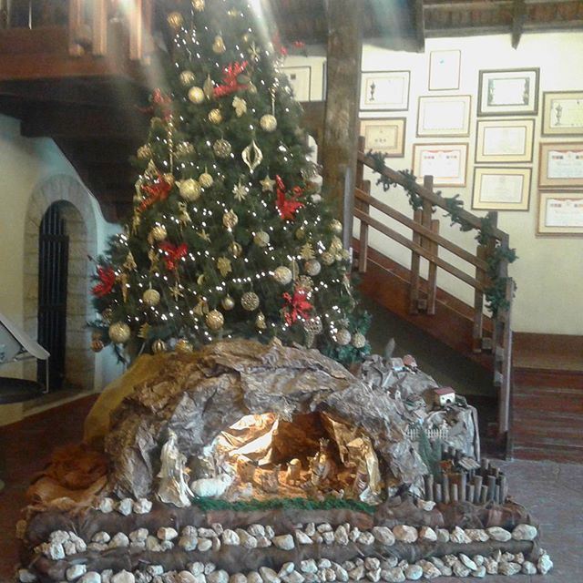 chateauksara christmas sapin decoration (Château Ksara)