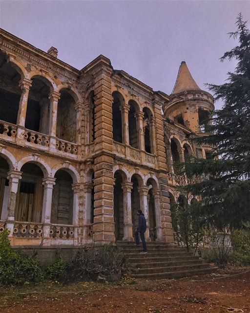 Checking up on the ghosts🙋🏼‍♂️👻  tamnoune ... (Sawfar, Mont-Liban, Lebanon)