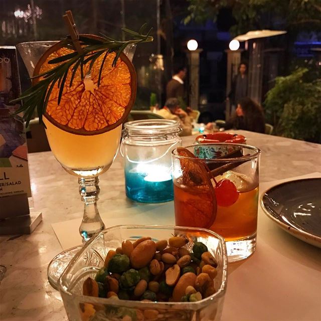 Cheers 🍹🍸happy weekend whatsuplebanon ig_Lebanon insta_lebanon... (Villa Badaro)