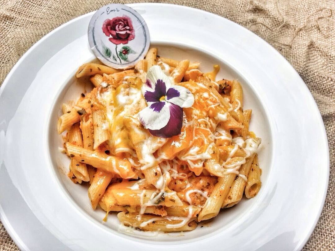 Cheesy Penne Pasta in Pink Sauce anyone? Give us a call ☎️ 03 25 13 19,... (Em's cuisine)