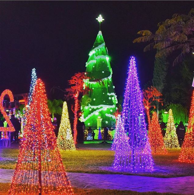  chekka  lebanon north  christmastree  christmaslights  christmas ... (Chekka Aatîqa, Liban-Nord, Lebanon)