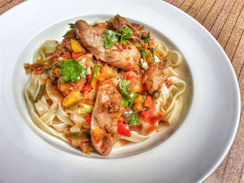 Chicken Linguine and Bemye B Zeit for Lunch Today at Em's. Give us a call ☎ (Em's cuisine)