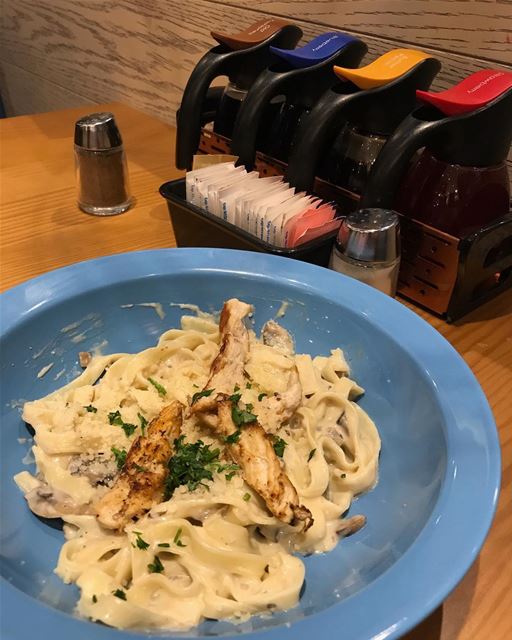 Chicken pasta 🤷🏻‍♂️,Bad plating 🤔 .. ihop here we go 🙅🏻‍♂️ pasta ... (The Spot Choueifat)