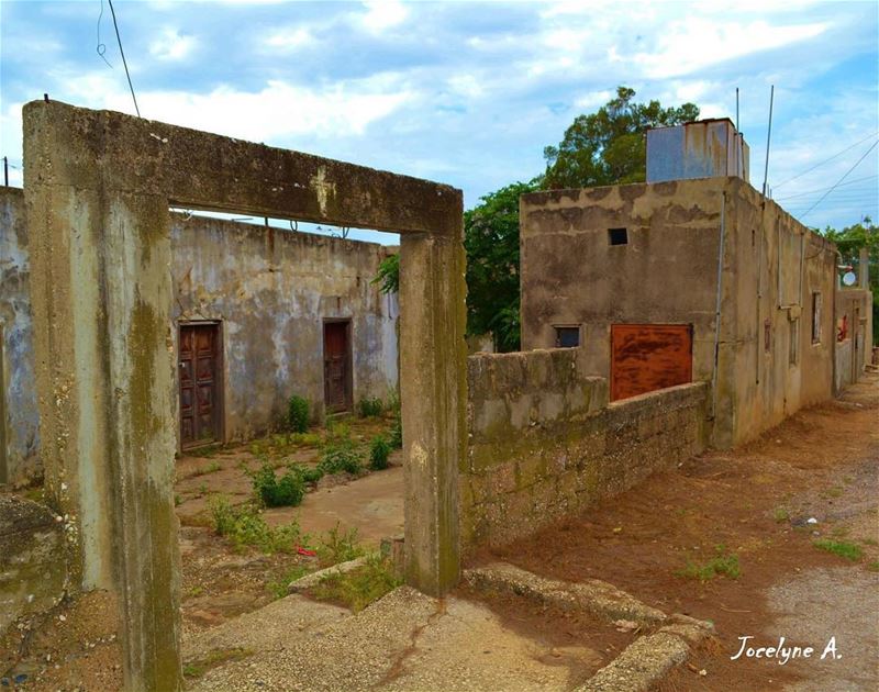 Childhood place💓 home  childhood  memories  bestdays  oldplace ... (Tal Abass - Aakar)