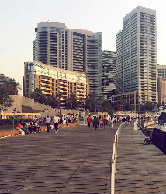Choose your own life adventure 🛤 ..📸: @lailarys .. . zeitunabay... (Zaitunay Bay)