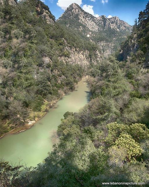 Chouwen lake and the surrounding valley and mountains! lebanoninapicture... (Chouwen Lake)