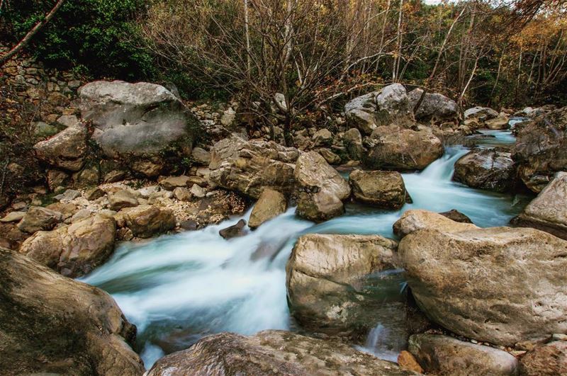  chouwen  yahchouch ... (Chouwen Lake)