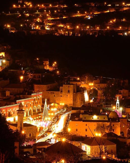 Christmas as seen by @alidaher89 ❤️🎄❤️🎄 from the beautiful village of... (Deïr El Qamar, Mont-Liban, Lebanon)