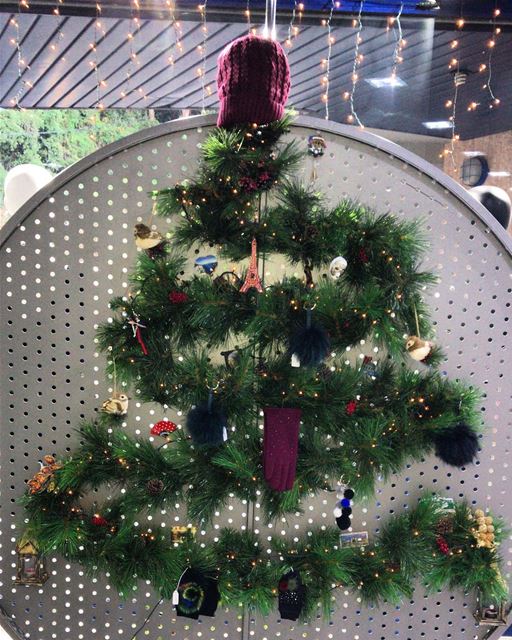 Christmas decorating is up! 🎄🤶🏼🎅🏼DailySketchLook 174  shopping ... (Er Râbié, Mont-Liban, Lebanon)
