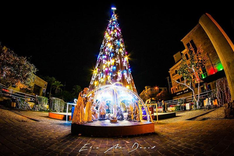 Christmas in the air 🎄  christmastree  christmas  lights  decoration ... (Byblos)