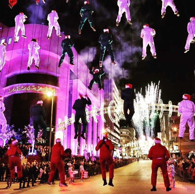  christmas jdeideh jdeide  lebanon christmastime  christmas2017... (Jedeide, Mont-Liban, Lebanon)