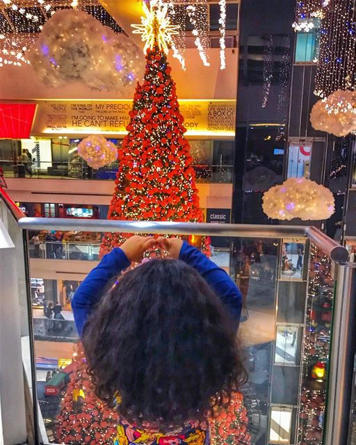  Christmas Love 💚________________________________________ insta_lebanon... (LeMall)