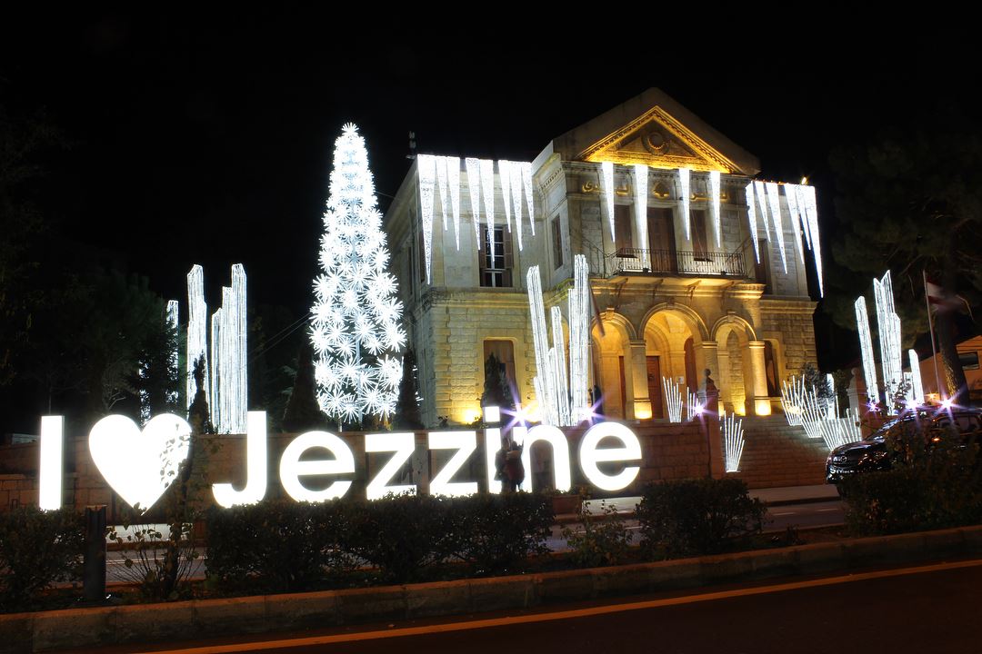  christmas  season  christmastree  christmastime  christmas2017  lebanon ... (Jezzîne, Al Janub, Lebanon)