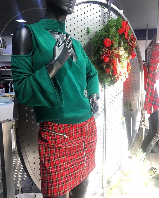 Christmas spirit by Souvenir & Imperial 🎄DailySketchLook 181  shopping ... (El Mtaïleb, Mont-Liban, Lebanon)
