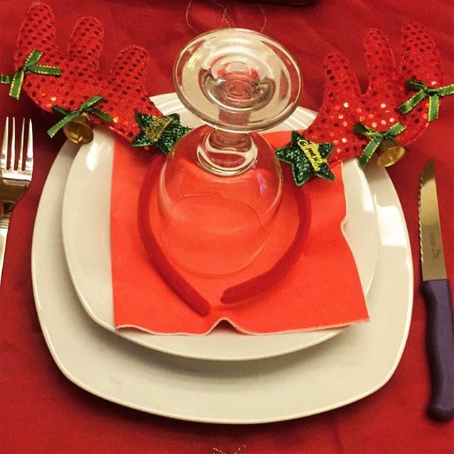 Christmas spirit for the dinner tonight 🎄 Healthy food will be served 🍷 ... (Bsalim)