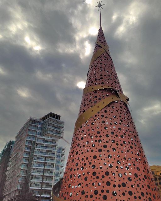 Christmas spirit 🎄 holy  season  christmas  time  countdown  is ... (Martyrs' Square, Beirut)