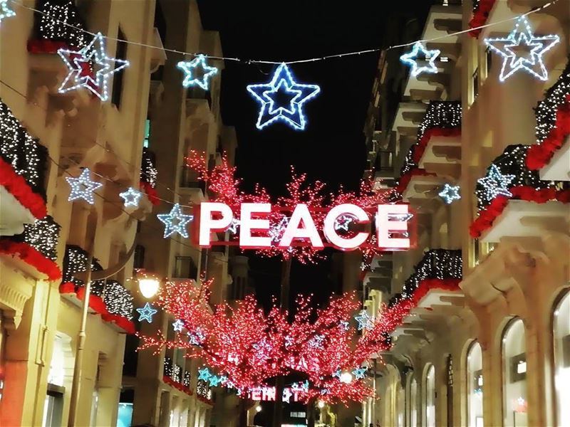 Christmas spirit in Down Town Beirutأجواء الميلاد من وسط مدينة بيروت... (Downtown Beirut)