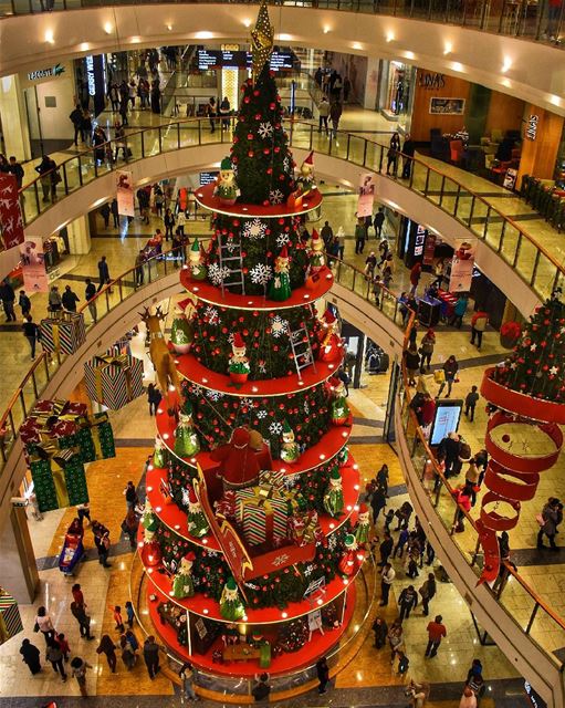 🎄 (City Centre Beirut)