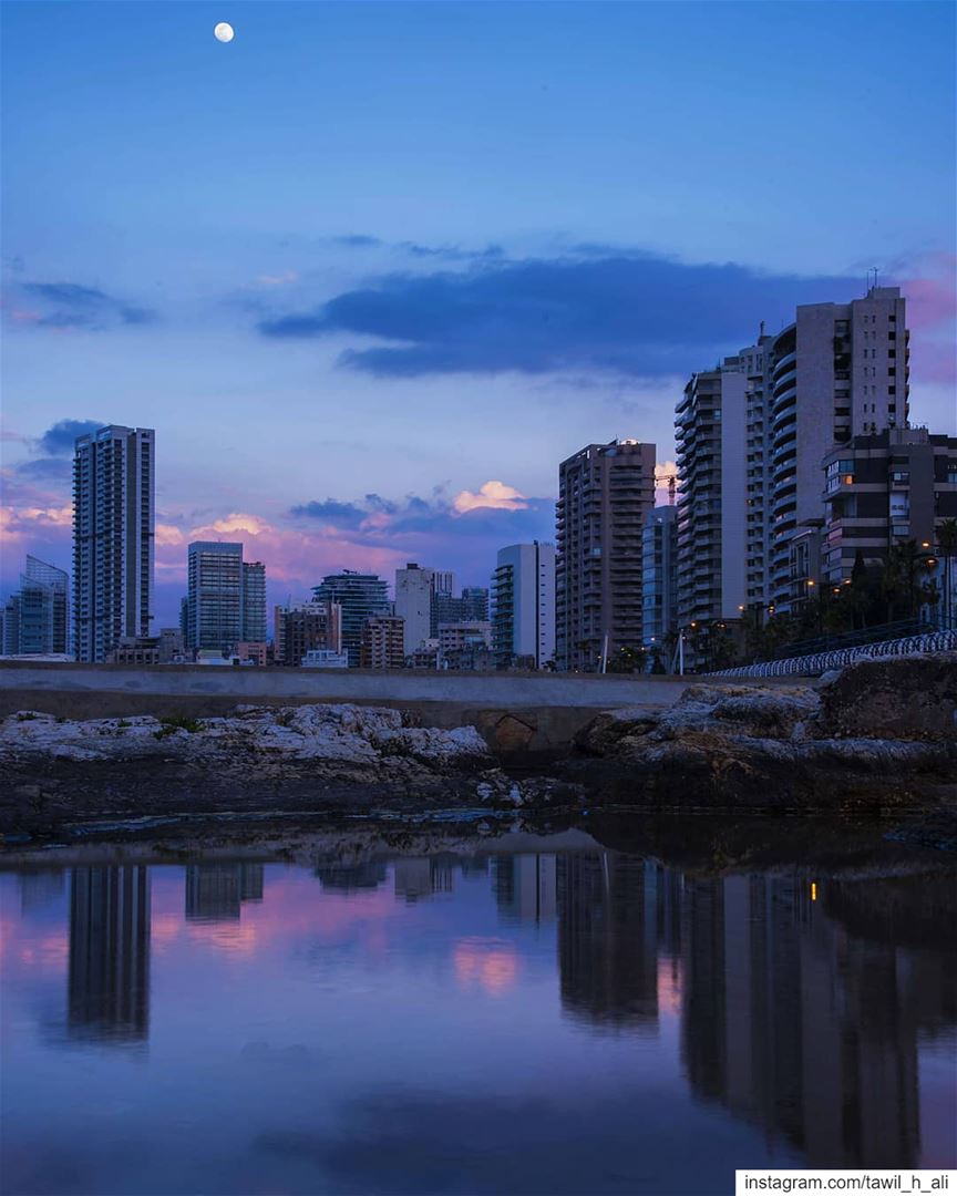City Reflections 🏙----- sunset  sunsetlovers  reflection  beirut ... (Ain Mraise Beirut)