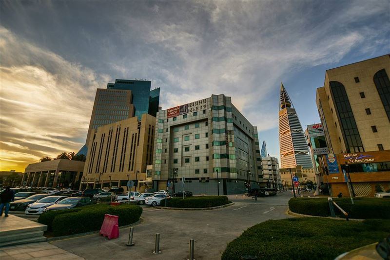  city  sky  sunset  today  saudiarabia  riyadh  photography  photographer... (Faisaliah)