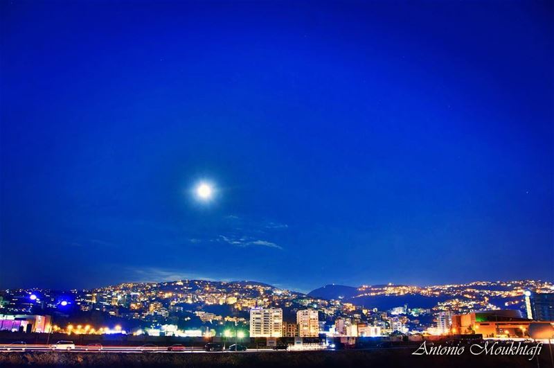 City Under the Full Moon  fullmoon  beirut  mountains  nikon ... (La Marina,Dbayeh)