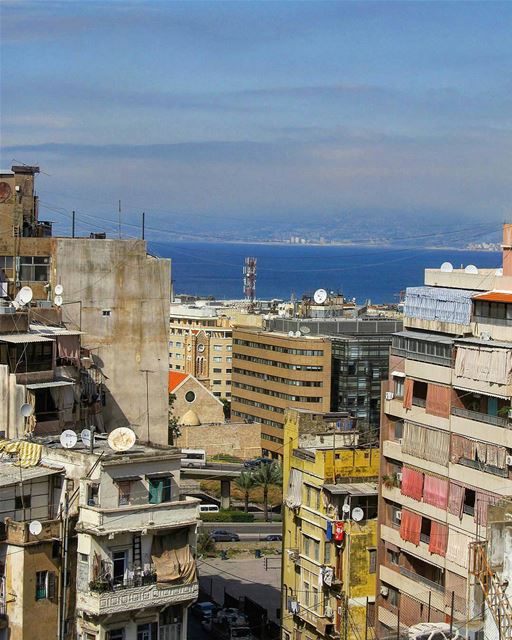 Cityscape...Beirut.By @olgaajnabia  WeekendInBeirut  Beirut  Liban ... (Beirut, Lebanon)