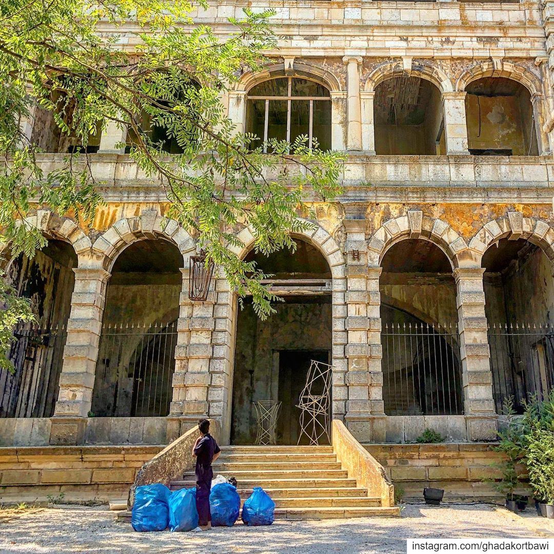 Clean out!  mondaymood.... bigcleaning  arches  facade  vintage ... (Sawfar, Mont-Liban, Lebanon)