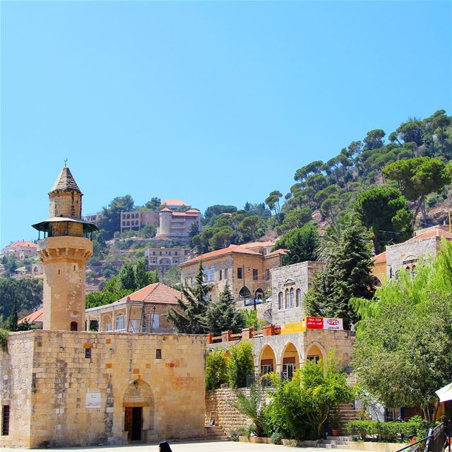 Clear blue sky @livelovedeirelkamar  lebanon  lebanon_hdr  ig_lebanon ... (دير القمر - Deir El Qamar)