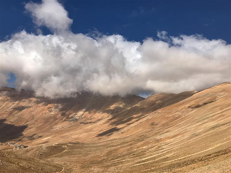Clouds are coming ‼️................. lebanon  nature ... (Makmel Mountain)