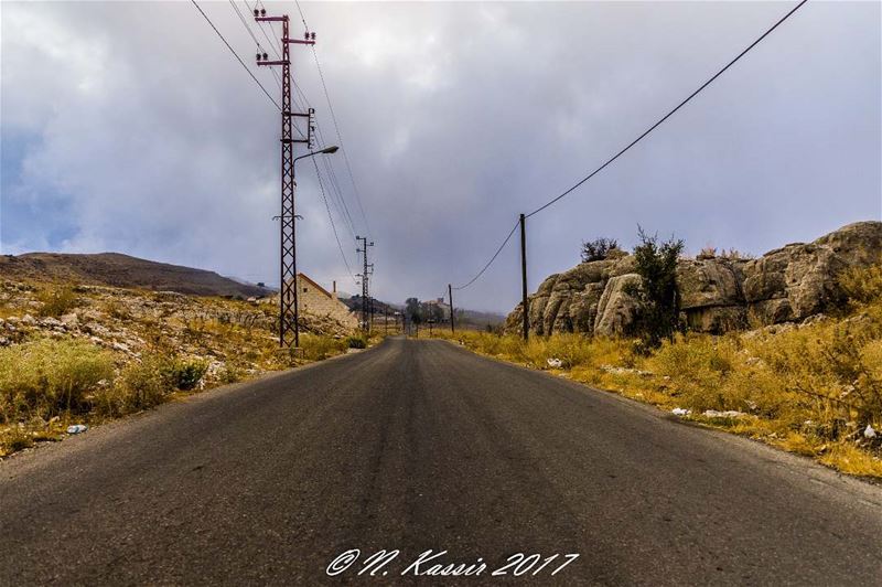  clouds  street  mountain  powerpole  Lebanon  ig_great_shots_me  bd_shotz... (Qanat Bakish, Mont-Liban, Lebanon)