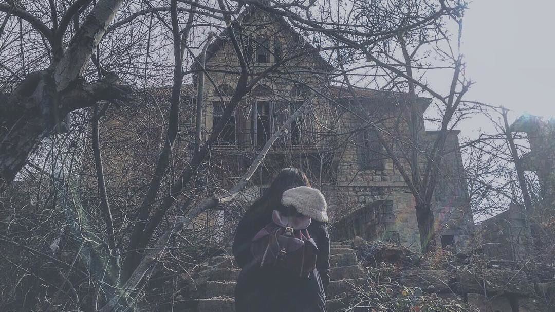 🏚••••••• cold  wintertime  hauntedhouse  goingup  exploring ...