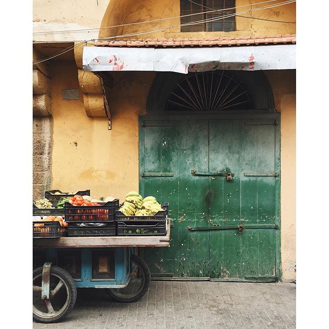 Colorful streets of Tripoli 💚💛🍅🍌 1/3 TripoliByALocal Tripoli liveauthentic lebanonbyalocal (Tripoli, Lebanon)