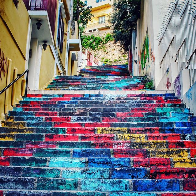 ⚀⚁⚂⚃⚅⚄ colors ......... lebanonblog  beirutlebanon ... (Mar Mikhael-Armenia The Street)