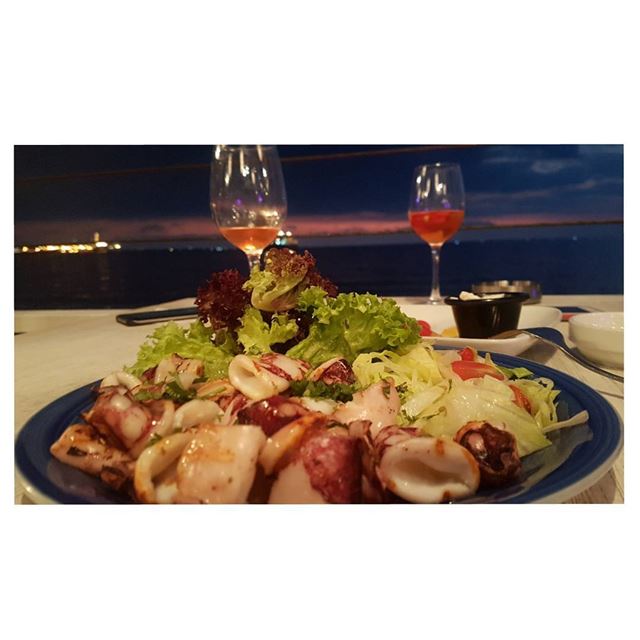 Company?Sunset?Food?Drinks?I would choose all of the above 🎈---... (Amarilla By the Coast)