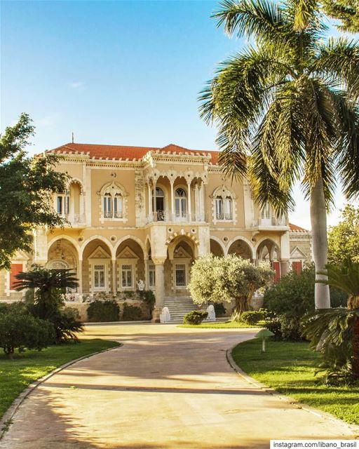🇱🇧🇧🇷 Construído em meados do século 19, em Sidon, o Palácio Nassib... (Saray Nassib Basha)