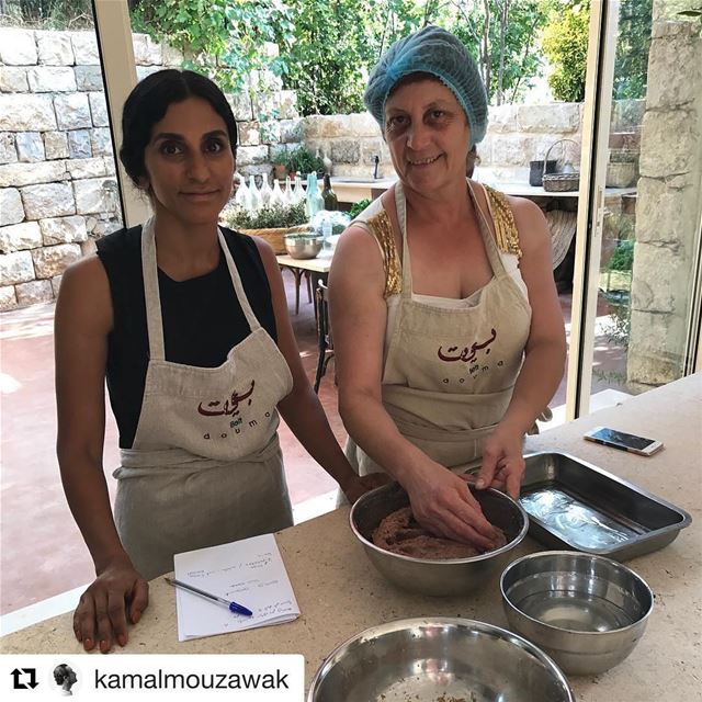 Cooking class at beit douma ... how to make z best kebbeh ?!  Repost @kamal