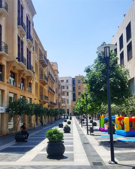 Cool like summer's mornings in  mybeirut 💙.. happyfriday  goodmorning... (Downtown Beirut)