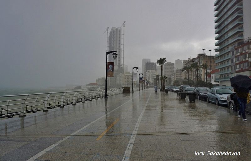 Cornich manara  manara  raouche  beirut  rain  rainydays  livelovebeirut💛...